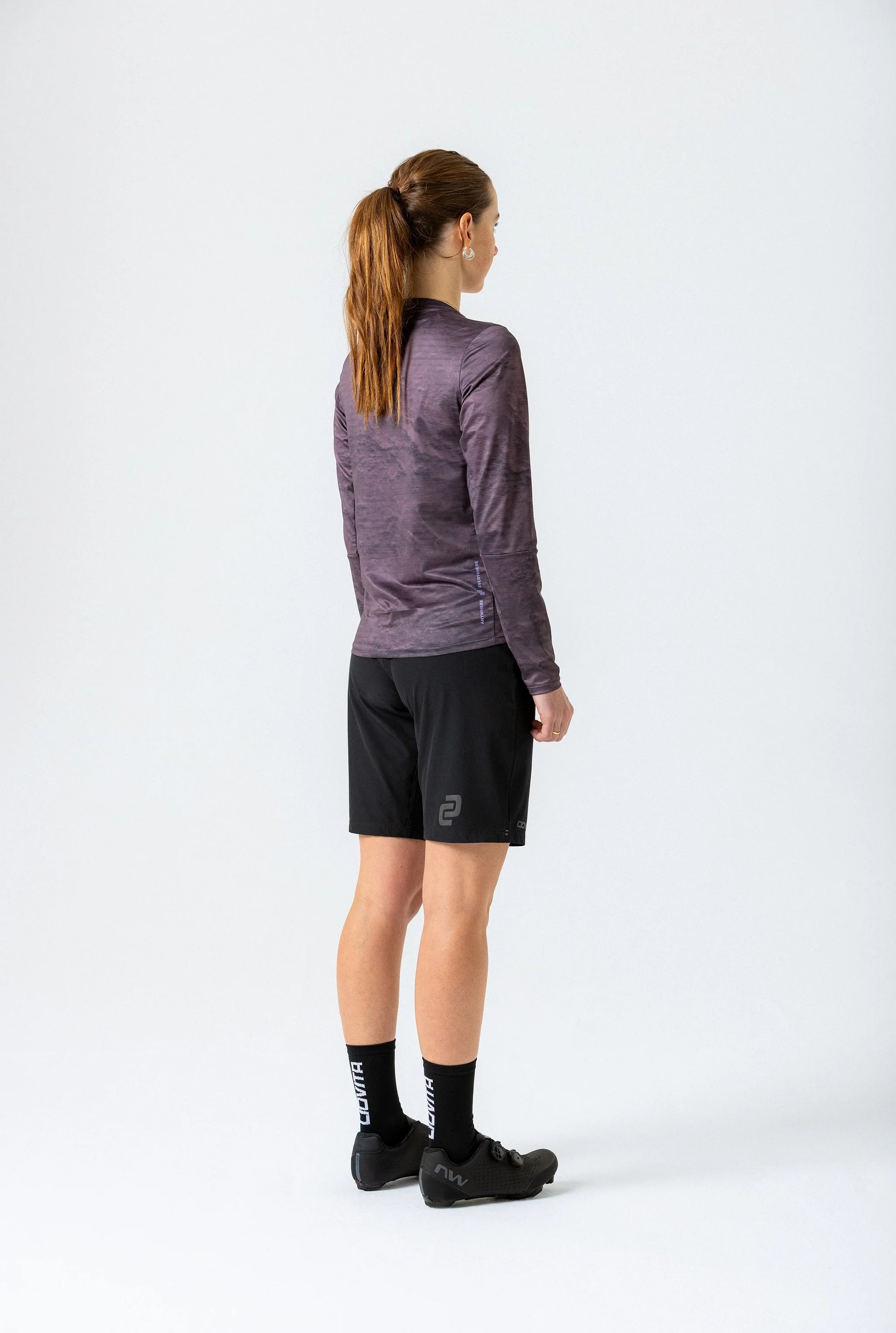 Women's AE Long Sleeve Trail Tee (Coffee)