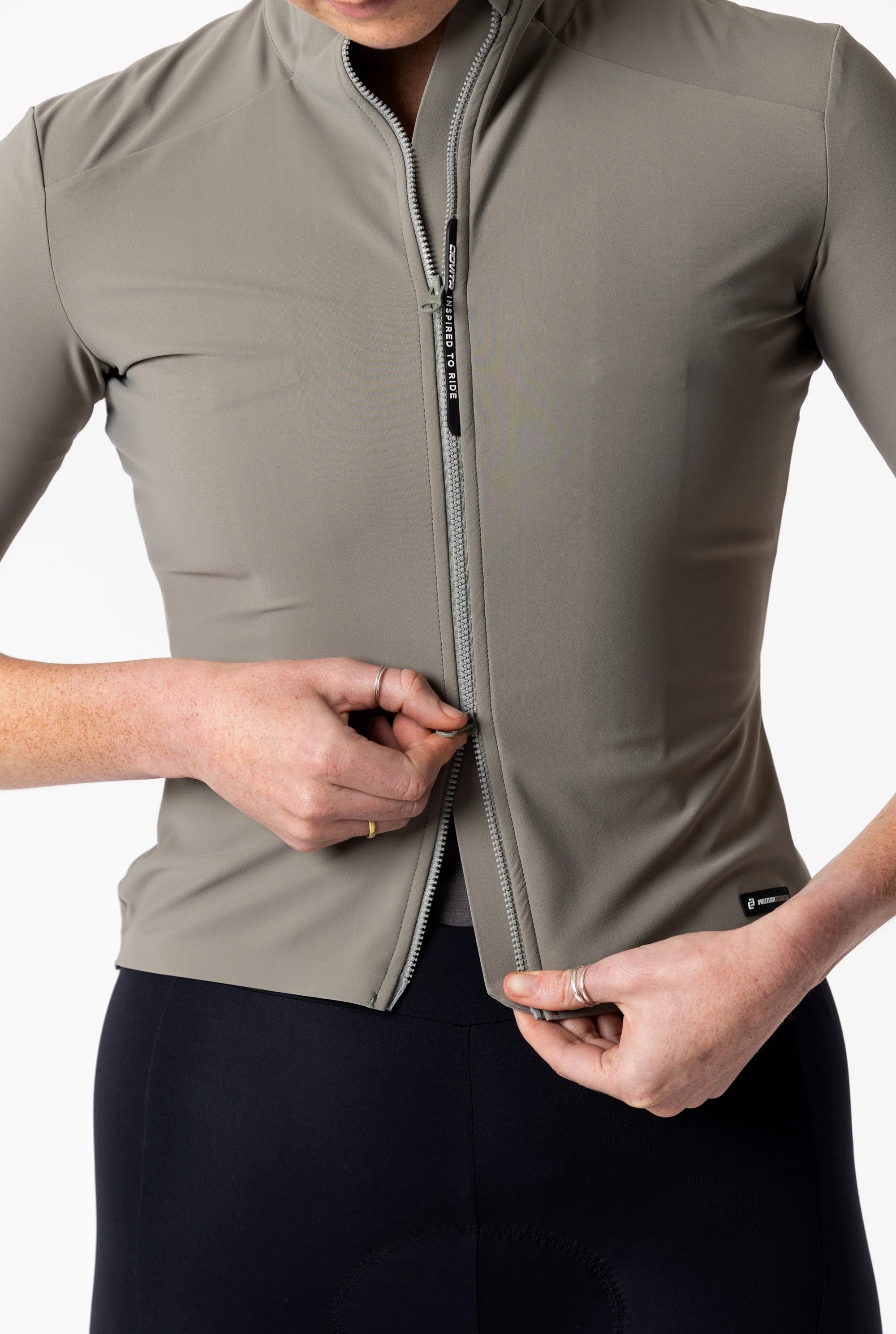 Women&#39;s Apex Scope Rainshell Short Sleeve Jacket