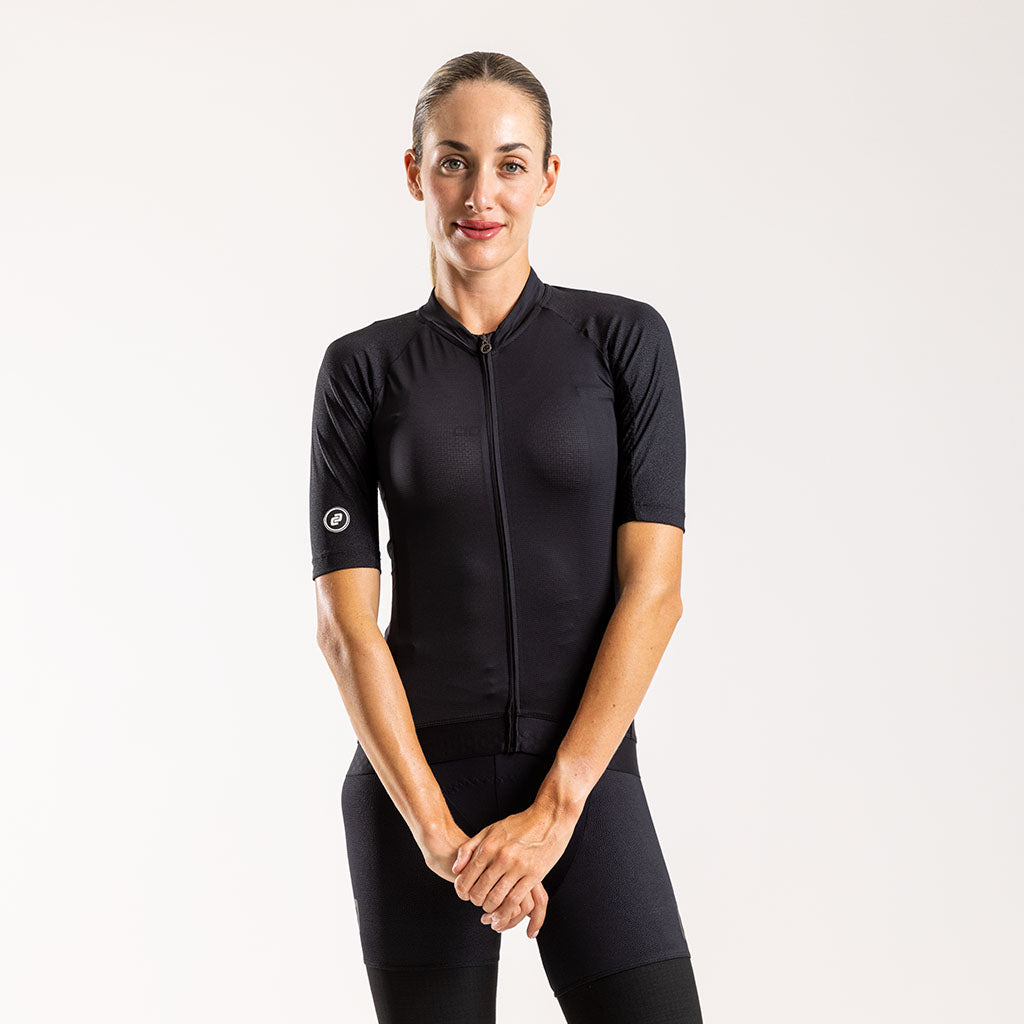 Black cycling jersey with ceramic protection on sleeves